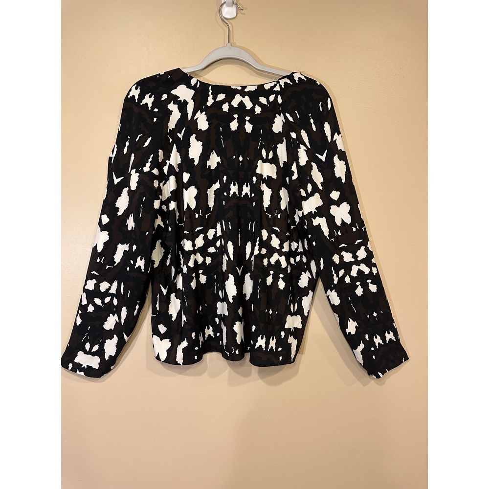 Express Womens Blouse Large Black Brown Abstract Print V-Neck Conscious Edit Top - Picture 5 of 7